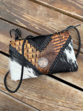 Load image into Gallery viewer, Croc Bend & Snap