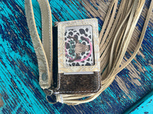 Load image into Gallery viewer, Cardholder Wristlet with ID