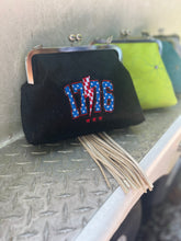 Load image into Gallery viewer, Medium Granny Clutch Bag