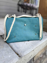 Load image into Gallery viewer, Groovy Flowers Bend & Snap