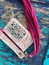 Load image into Gallery viewer, Cardholder Wristlet with ID