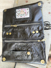 Load image into Gallery viewer, Boots Bend & Snap