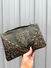 Load image into Gallery viewer, Boot Stitch Bend & Snap