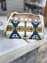 Load image into Gallery viewer, Pendleton Bend & Snap