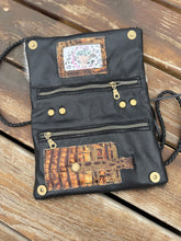 Load image into Gallery viewer, Croc Bend & Snap