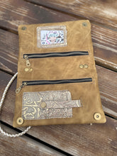 Load image into Gallery viewer, Boots Bend & Snap