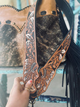 Load image into Gallery viewer, Headdress Hollow Dutton
