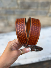Load image into Gallery viewer, Fine Basketweave Tooled Belt