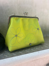 Load image into Gallery viewer, Medium Granny Clutch Bag