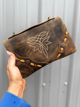 Load image into Gallery viewer, Boot Stitch Bend & Snap