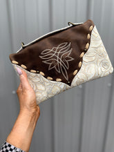 Load image into Gallery viewer, Boot Stitch Bend & Snap