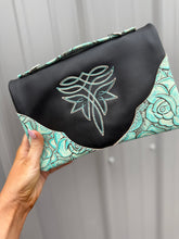 Load image into Gallery viewer, Boot Stitch Bend & Snap