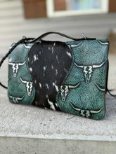 Load image into Gallery viewer, Emerald Green Longhorns Bend & Snap