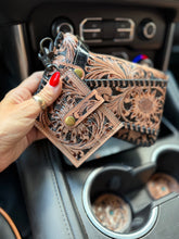 Load image into Gallery viewer, Neutral Sunflower Clutch