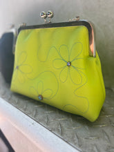 Load image into Gallery viewer, Medium Granny Clutch Bag
