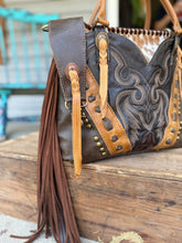 Load image into Gallery viewer, Boot Reurposed Dutton