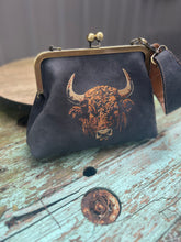 Load image into Gallery viewer, Medium Granny Clutch Bag
