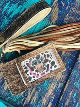 Load image into Gallery viewer, Cardholder Wristlet with ID