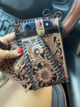 Load image into Gallery viewer, Neutral Sunflower Clutch