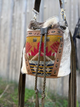 Load image into Gallery viewer, Pendleton Brumby