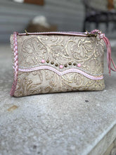 Load image into Gallery viewer, Ivory Cowboy tool Bend & Snap