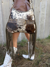 Load image into Gallery viewer, Olive Buckle Bag Regular Juney
