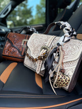 Load image into Gallery viewer, Western Elegance Pearl
