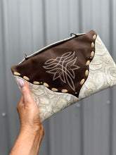 Load image into Gallery viewer, Boot Stitch Bend &amp; Snap
