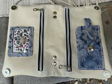 Load image into Gallery viewer, Blue Jean Laredo Bend &amp; Snap
