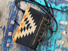 Load image into Gallery viewer, Pendleton Boot Bend &amp; Snap
