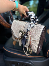 Load image into Gallery viewer, Western Elegance Pearl
