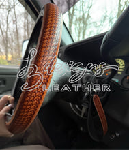 Load image into Gallery viewer, Basketweave Tooled Steering Wheel Cover
