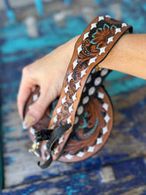 Load image into Gallery viewer, Round Floral Mini Wallet
