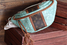 Load image into Gallery viewer, Turquoise Roses LV Bum Bag
