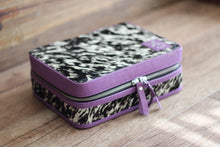 Load image into Gallery viewer, Purple Black/Speckled Medium Jewelry Case
