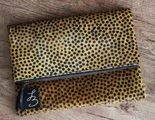 Load image into Gallery viewer, Small Spot Cheetah Lᴀʀɢᴇ Fold Over Purse Organizer

