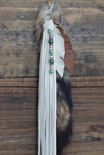 Load image into Gallery viewer, Bone Feathers Tassel Clip
