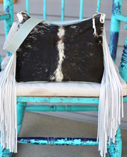 Load image into Gallery viewer, Blk/Whte Baby Blue Kindall
