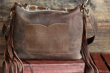 Load image into Gallery viewer, Axis and Saddle Leather Kindall
