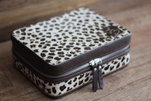 Load image into Gallery viewer, Brown leopard Medium Jewelry Case
