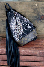 Load image into Gallery viewer, Black Leopard Sling Body Bag LV
