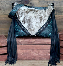 Load image into Gallery viewer, Light Brindle with Aqua Paisley Kindall
